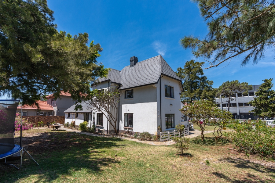 4 Bedroom Property for Sale in Pinelands Western Cape